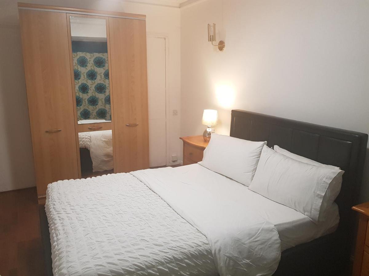 אילפורד Family Lodge, Princess Lodge, Executive Lodge, Master'S Lodge מראה חיצוני תמונה